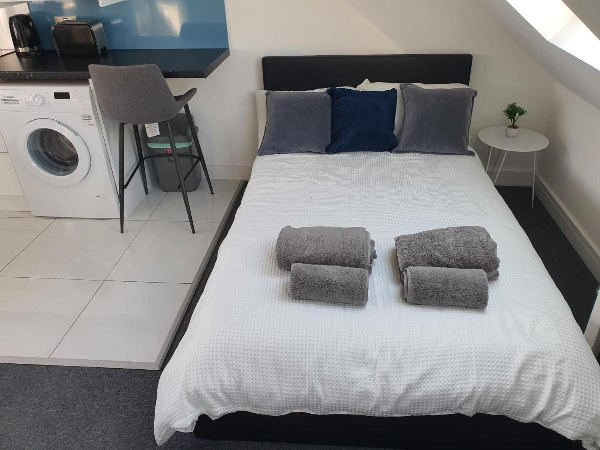 Hotel New Self Contained Flat,In Hayes, Free Parking Northolt  Exterior foto